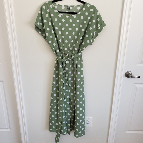 SHEIN Maternity polka dot belted dress - Picture 5 of 9